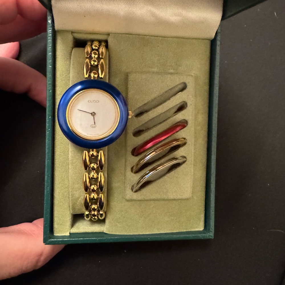Gucci Gold Watch with Blue Bezel and Extra Bezels - Picture 4 of 8